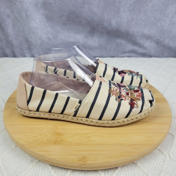 TOMS Woven Stripe Original Women  Floral Embroidery Loafer Slip On Size 8.5 - Picture 1 of 11